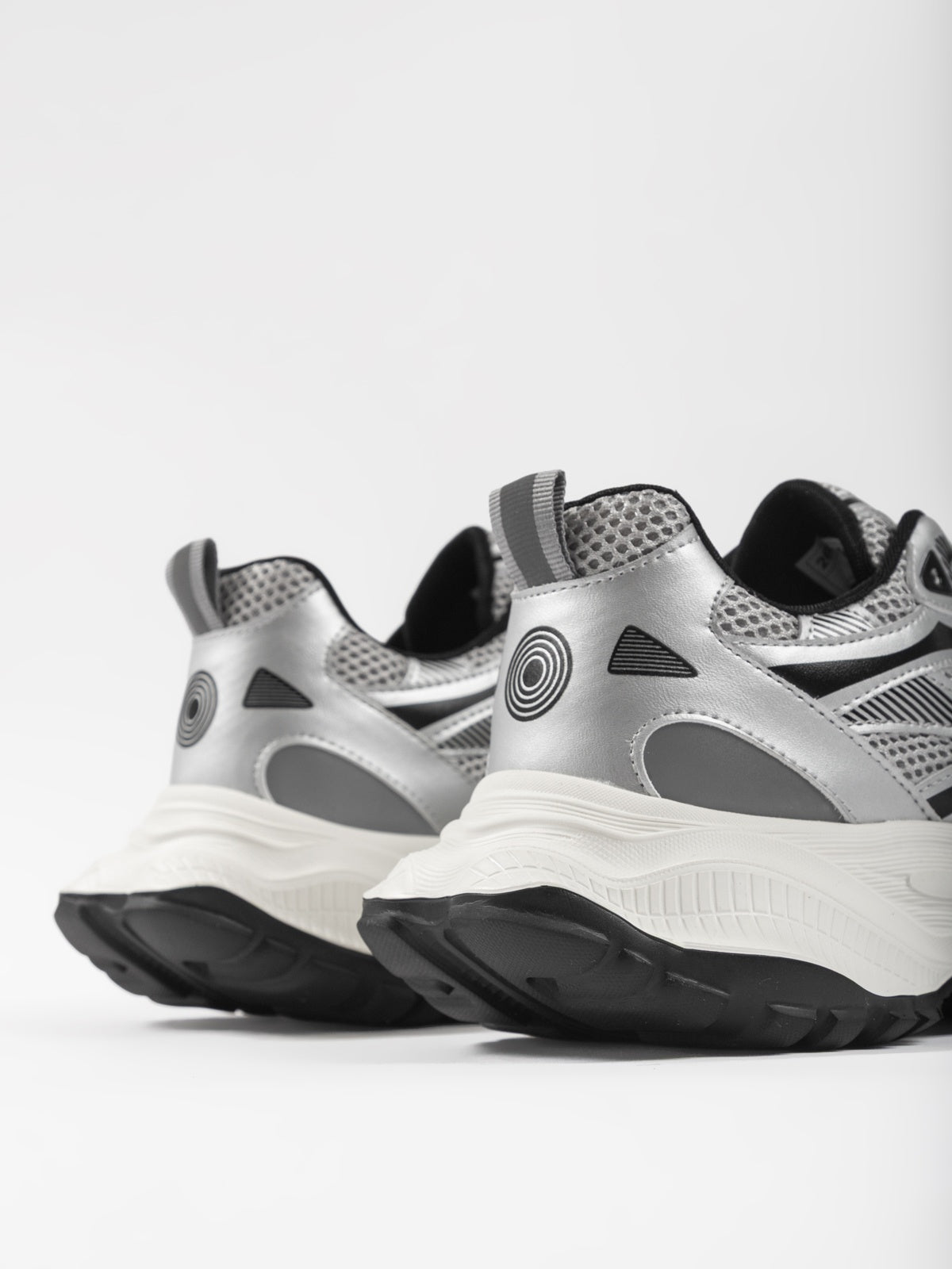 Casual shoes