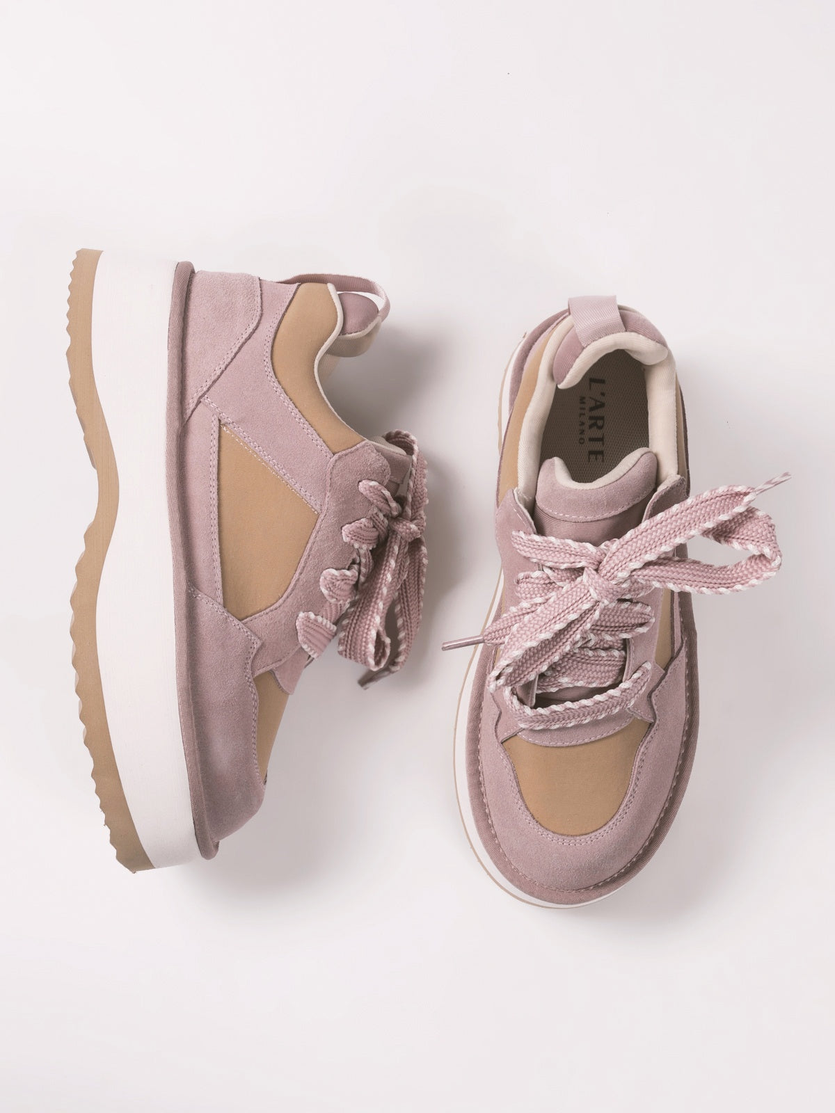 Women's casual shoes