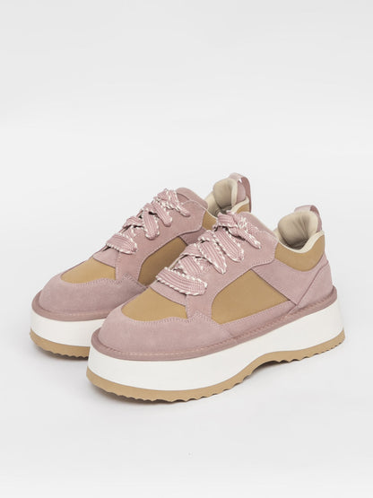 Women's casual shoes