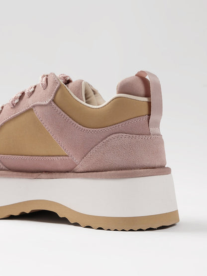 Women's casual shoes