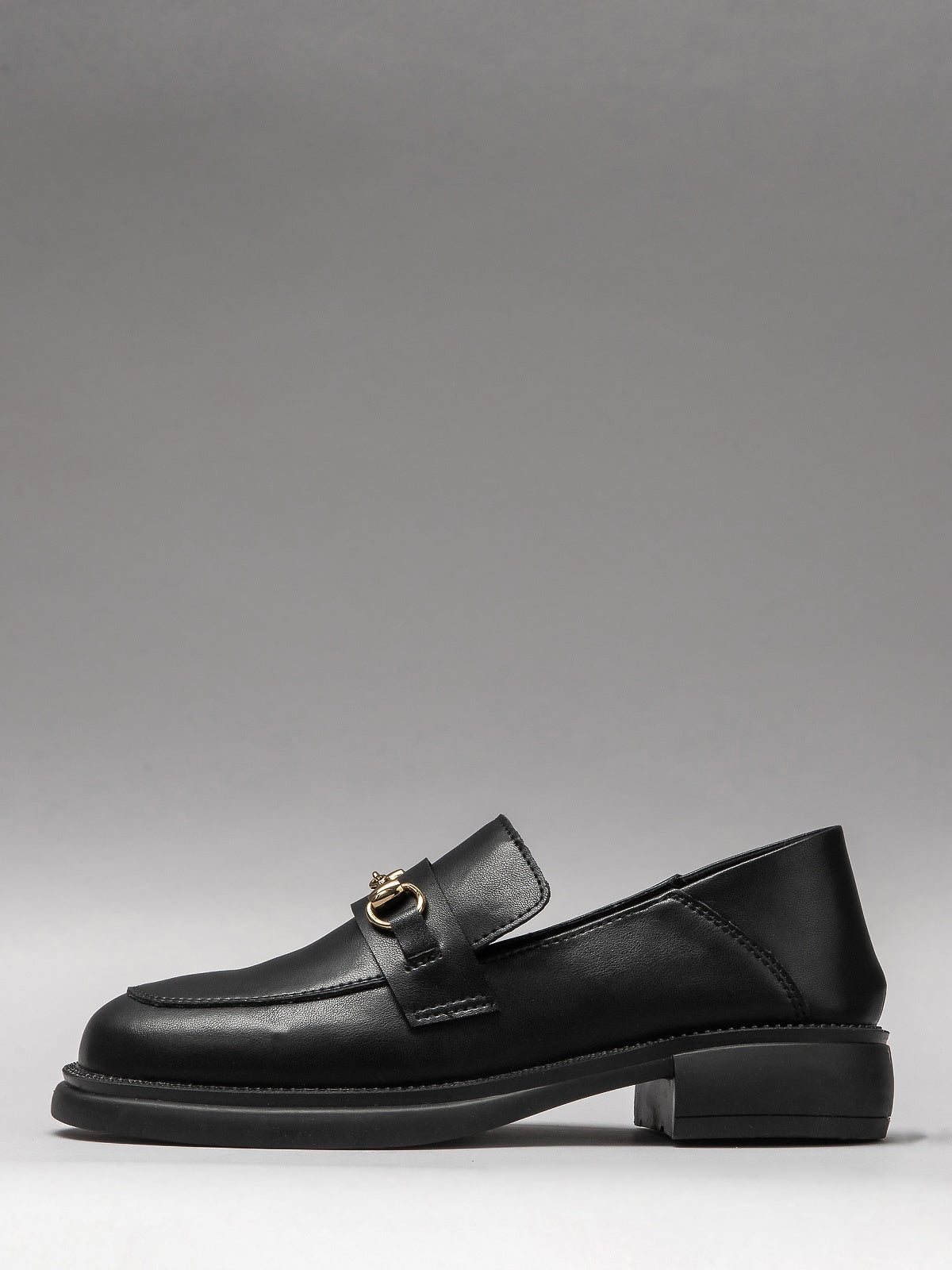 Women's leather shoes
