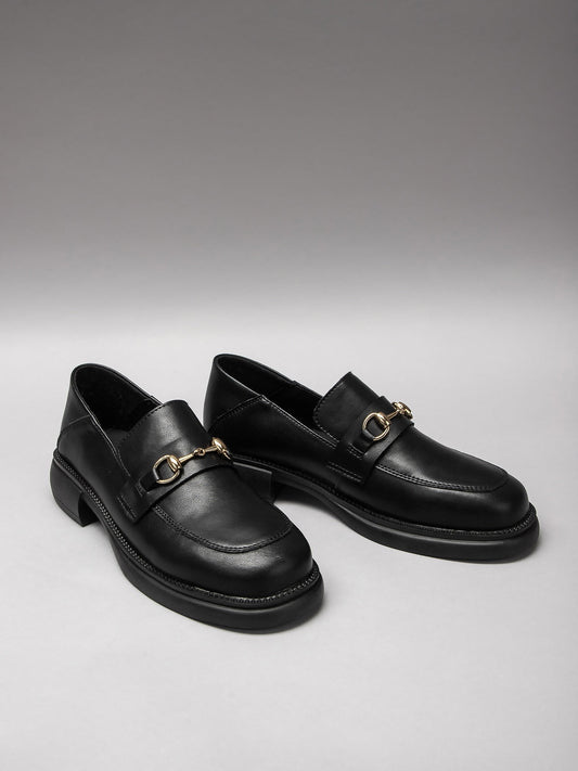 Women's leather shoes
