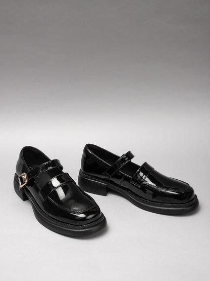 Women's leather shoes