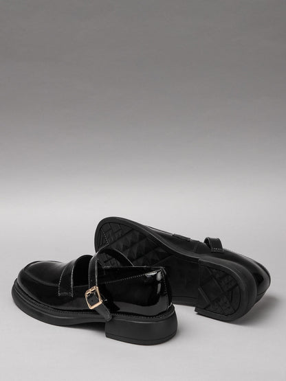 Women's leather shoes